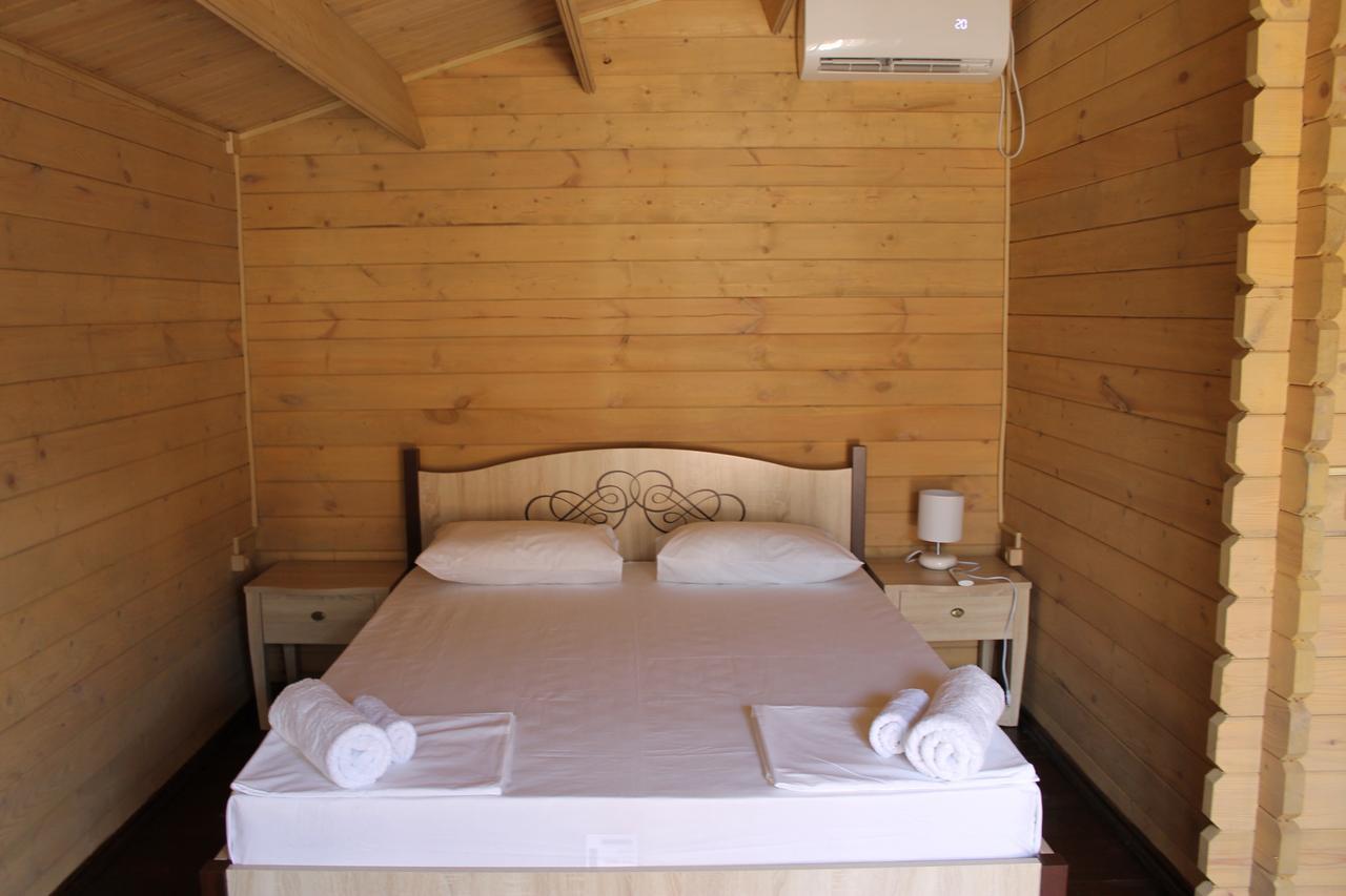 Gud House Hotell Gudauta Eksteriør bilde